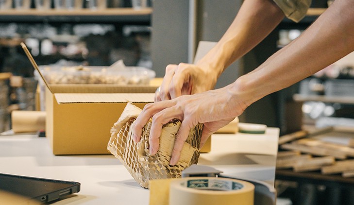 Shipping protection wrapping equipment