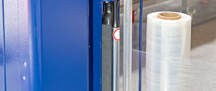 Industrial stretch wrapping machine